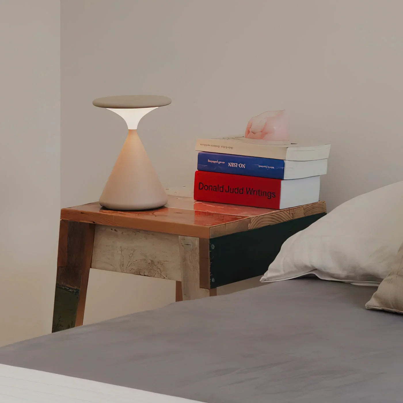 Bezdrátová stolní lampa | Design přesýpacích hodin