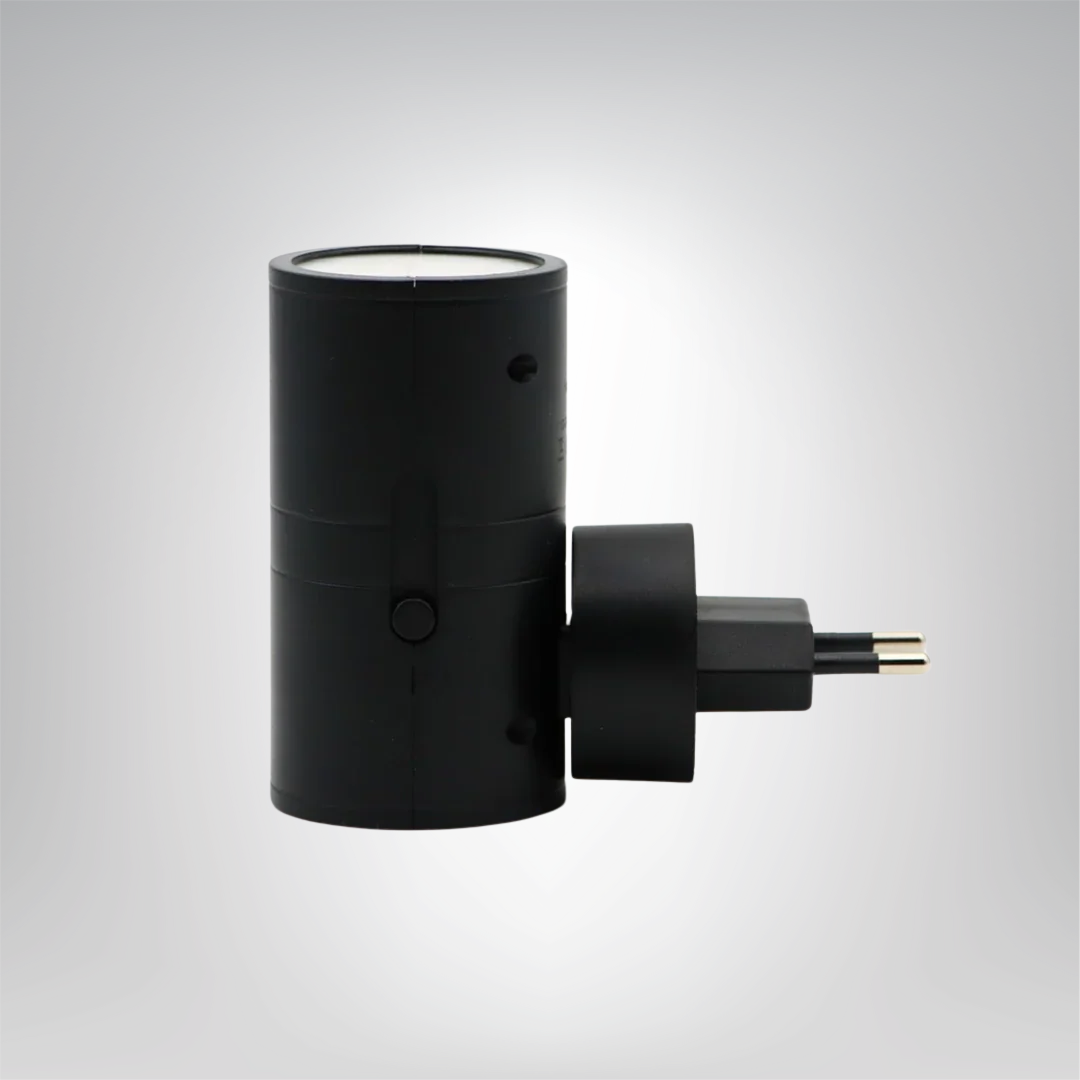 Chytré LED noční světlo se senzorem den/noc a plynulým stmíváním – řešení Plug & Play do domácnosti