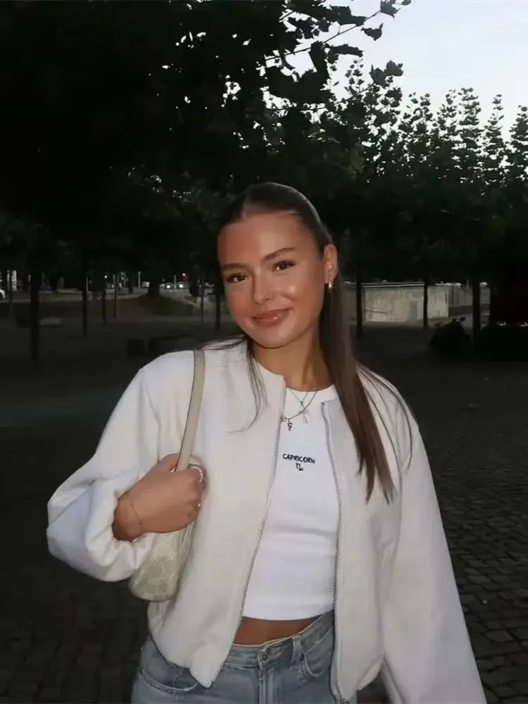 Dámská ležérní bunda typu bomber uvolněného střihu