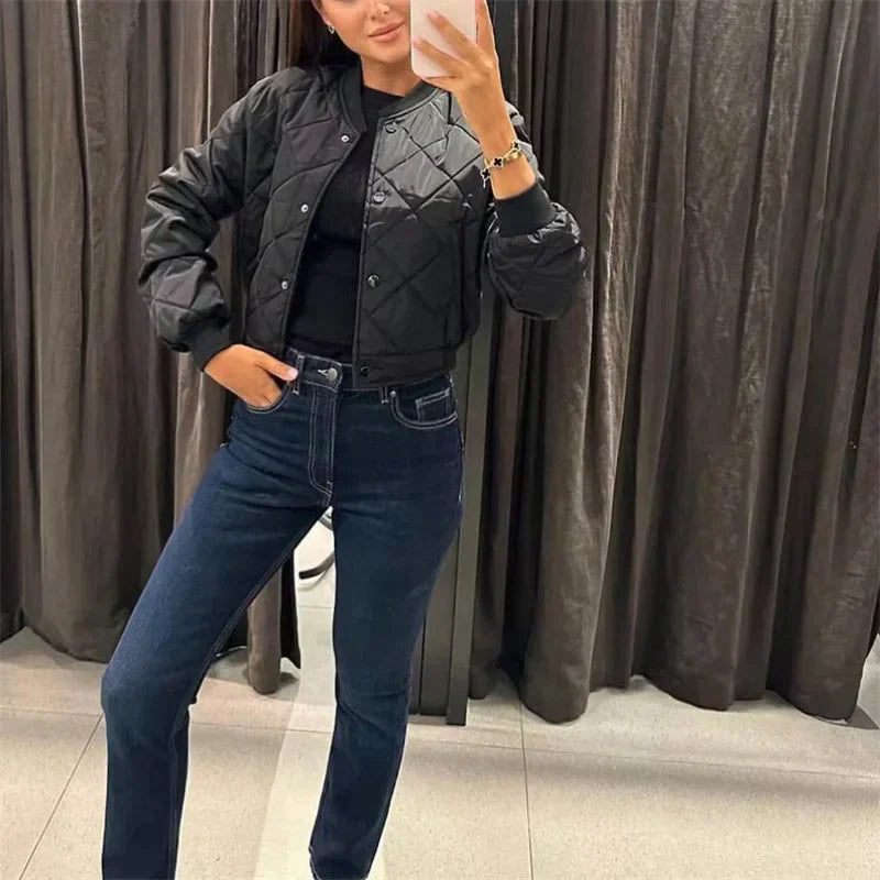 Dámská prošívaná polyesterová bunda bomber | Stylové zkrácené zimní svrchní oblečení