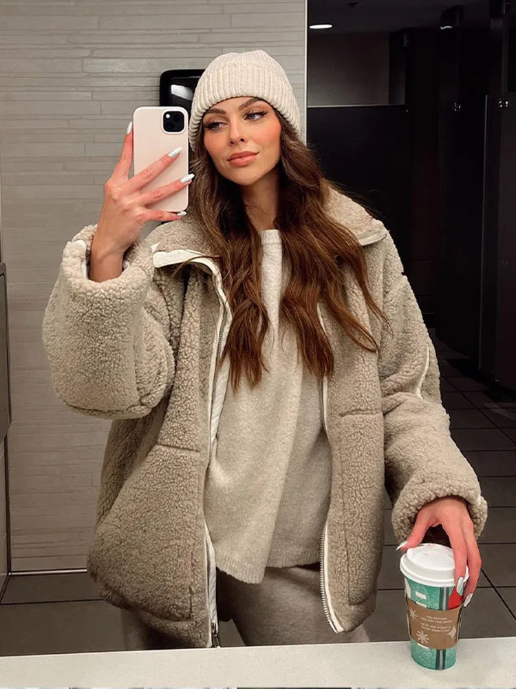 Dámská zimní bunda teddy z materiálu sherpa