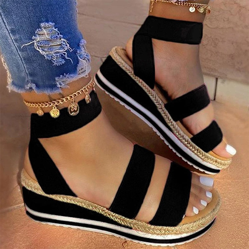 Dámské espadrilky na klínku s překříženými pásky a otevřenou špičkou
