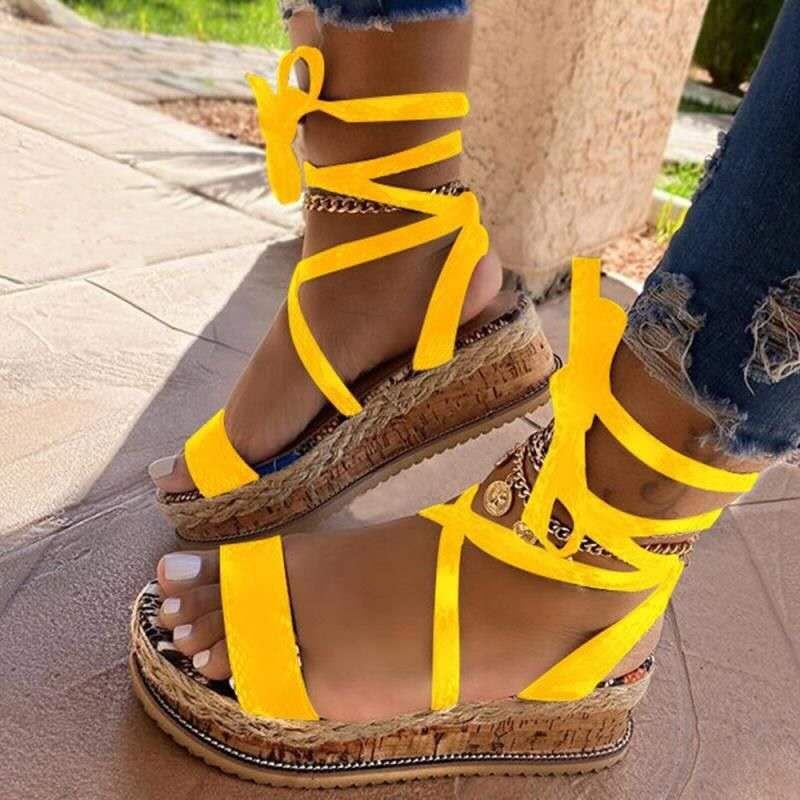 Dámské espadrilky na klínku s překříženými pásky a otevřenou špičkou