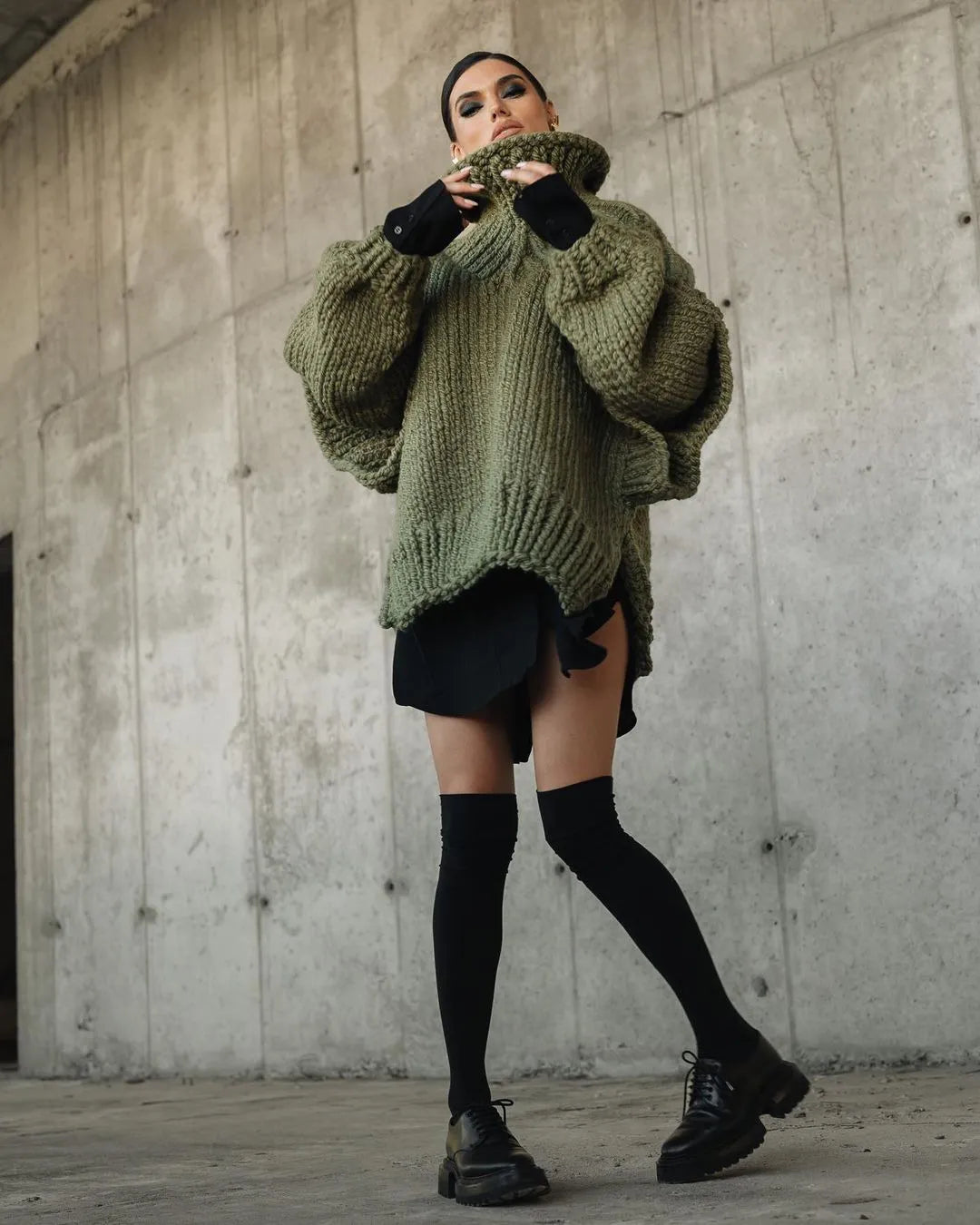 Dámské pletené svetrové šaty oversized