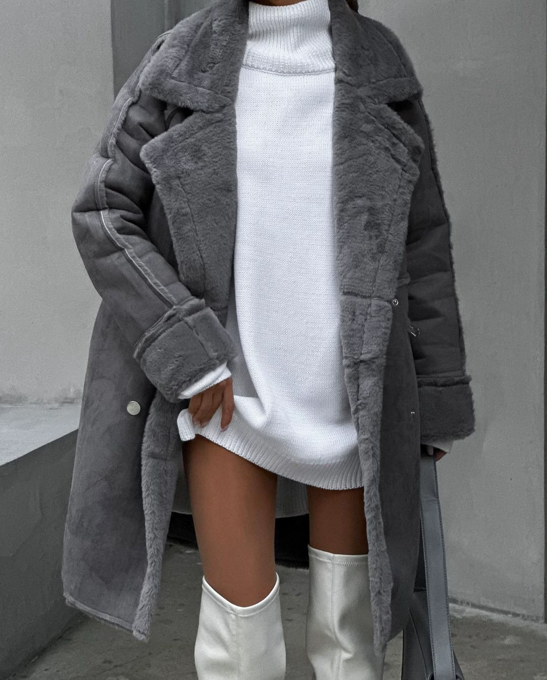 Dámský dlouhý kabát oversized s kožíškem