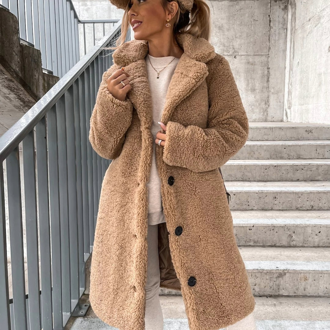 Dámský dlouhý kabát teddy v oversized střihu