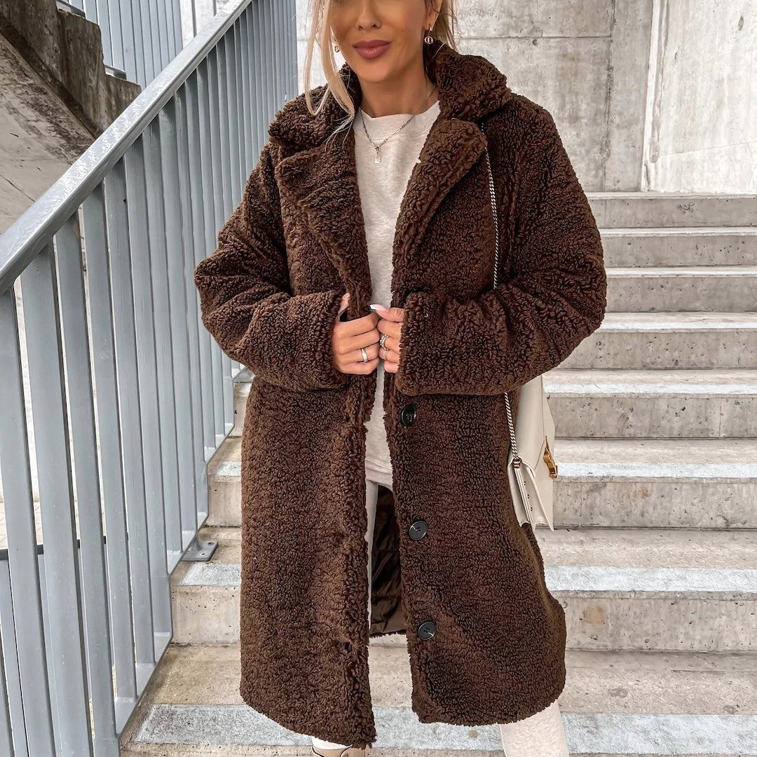 Dámský dlouhý kabát teddy v oversized střihu