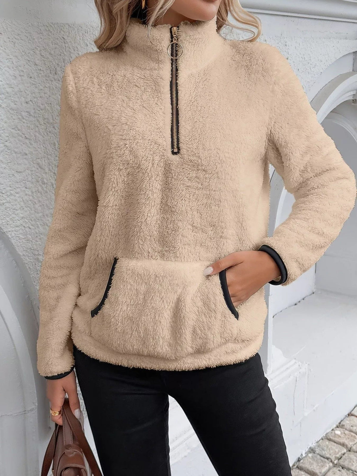Dámský huňatý svetr se zapínáním na poloviční zip