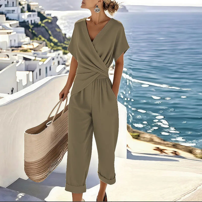 Dámský overal s výstřihem do V a krátkým rukávem – elegantní ležérní letní styl