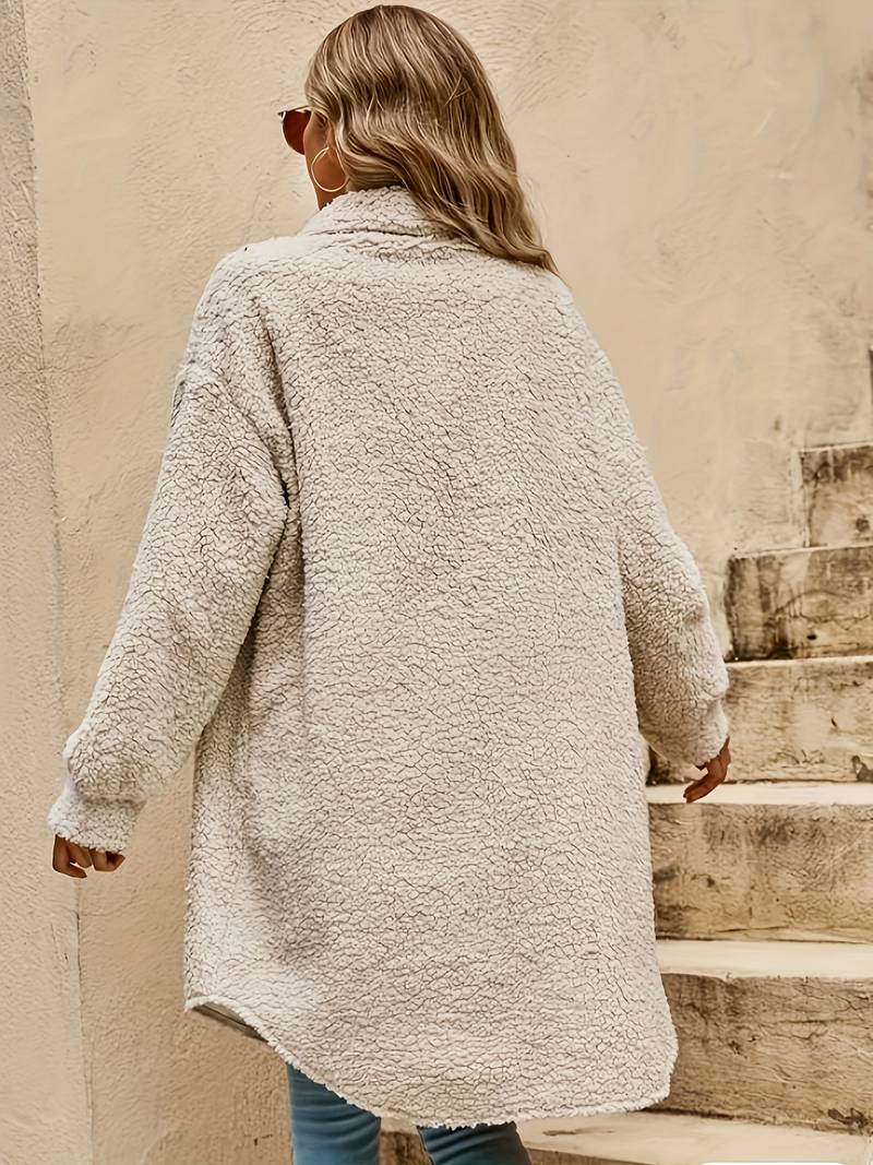 Dámský oversized kabát z hřejivého beránka