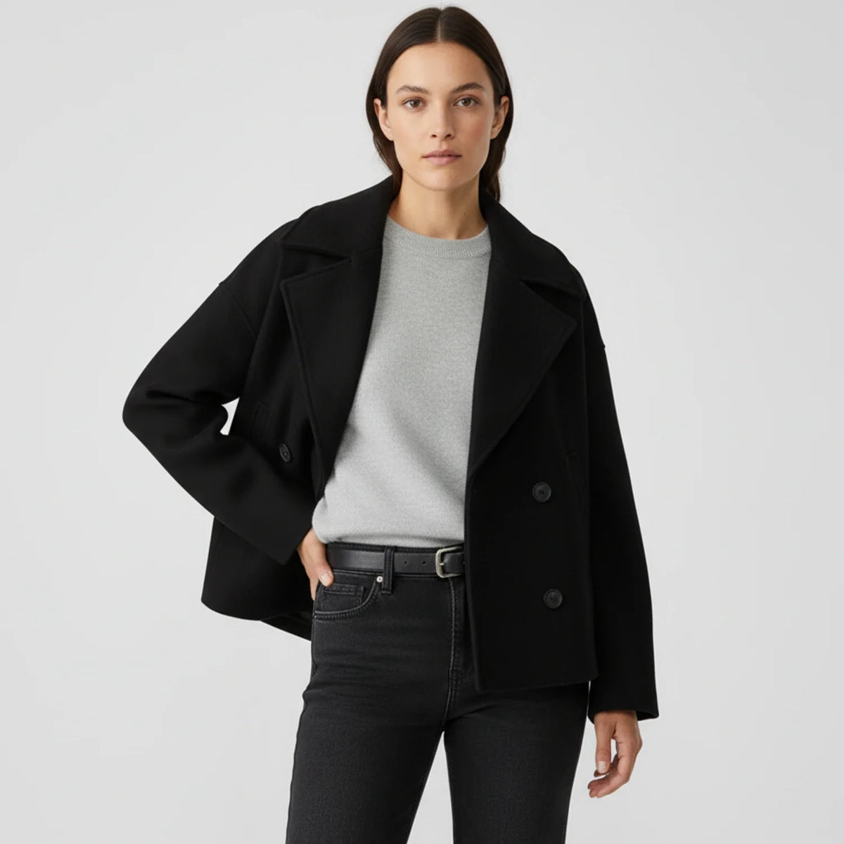 Dámský zkrácený kabát v námořnickém a trench stylu