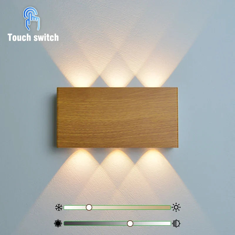 Dobíjecí nástěnné svítidlo | Minimalistický design s texturou dřeva