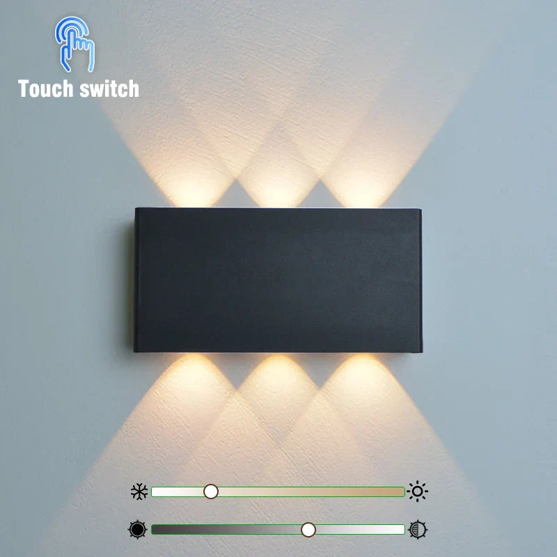 Dobíjecí nástěnné svítidlo | Minimalistický design s texturou dřeva