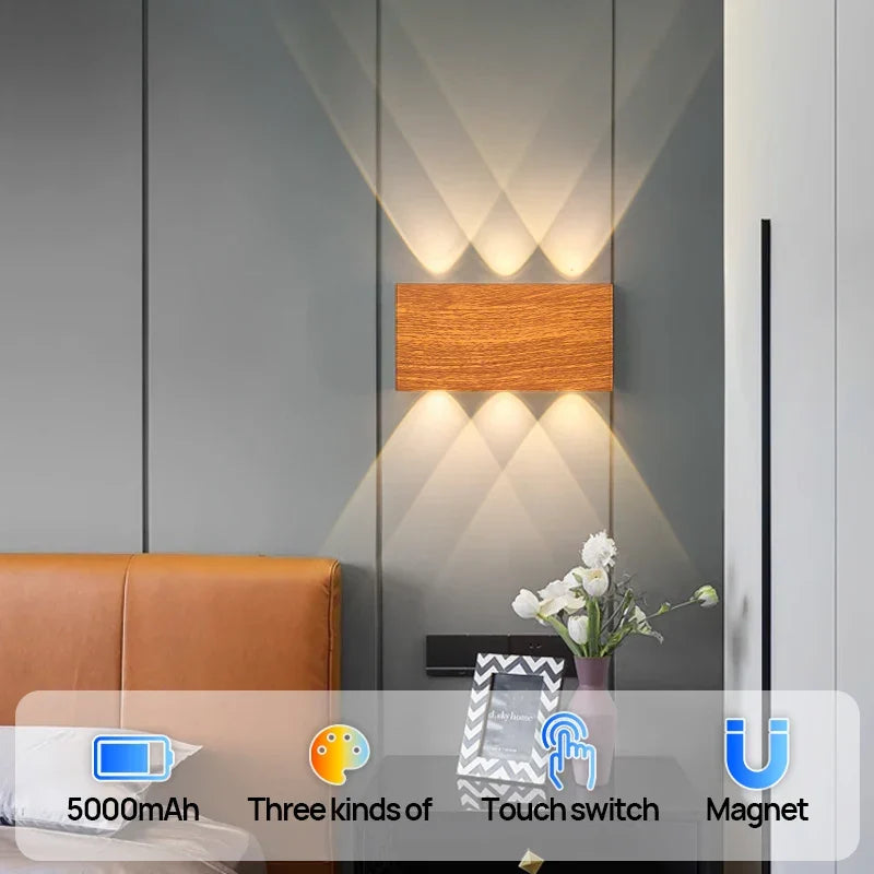 Dobíjecí nástěnné svítidlo | Minimalistický design s texturou dřeva