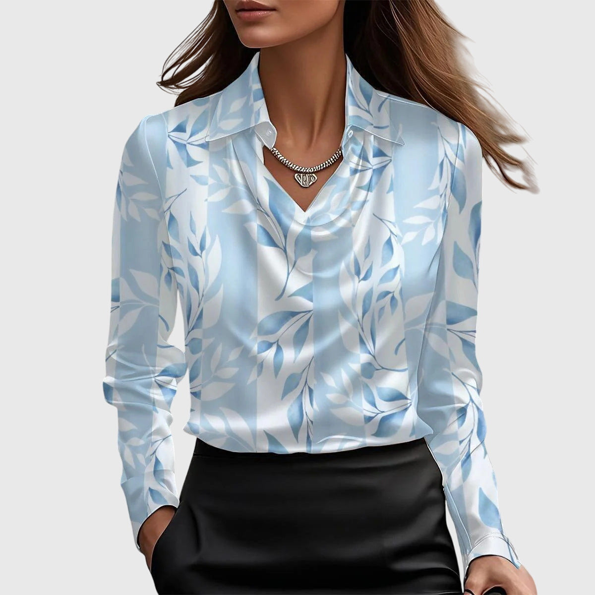 Elegantní dámská halenka s řasením a splývavým střihem z jemné tkaniny pro každodenní nošení