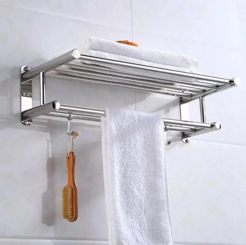 Elegantní držák na ručníky z nerezové oceli šetřící místo