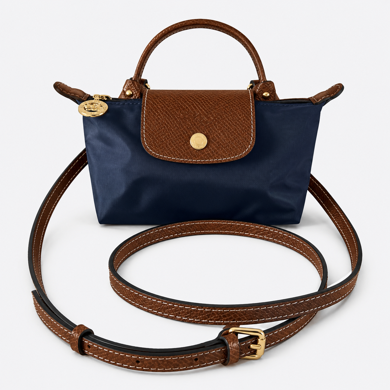 Elegantní malá crossbody kabelka s univerzálním designem a nastavitelným popruhem