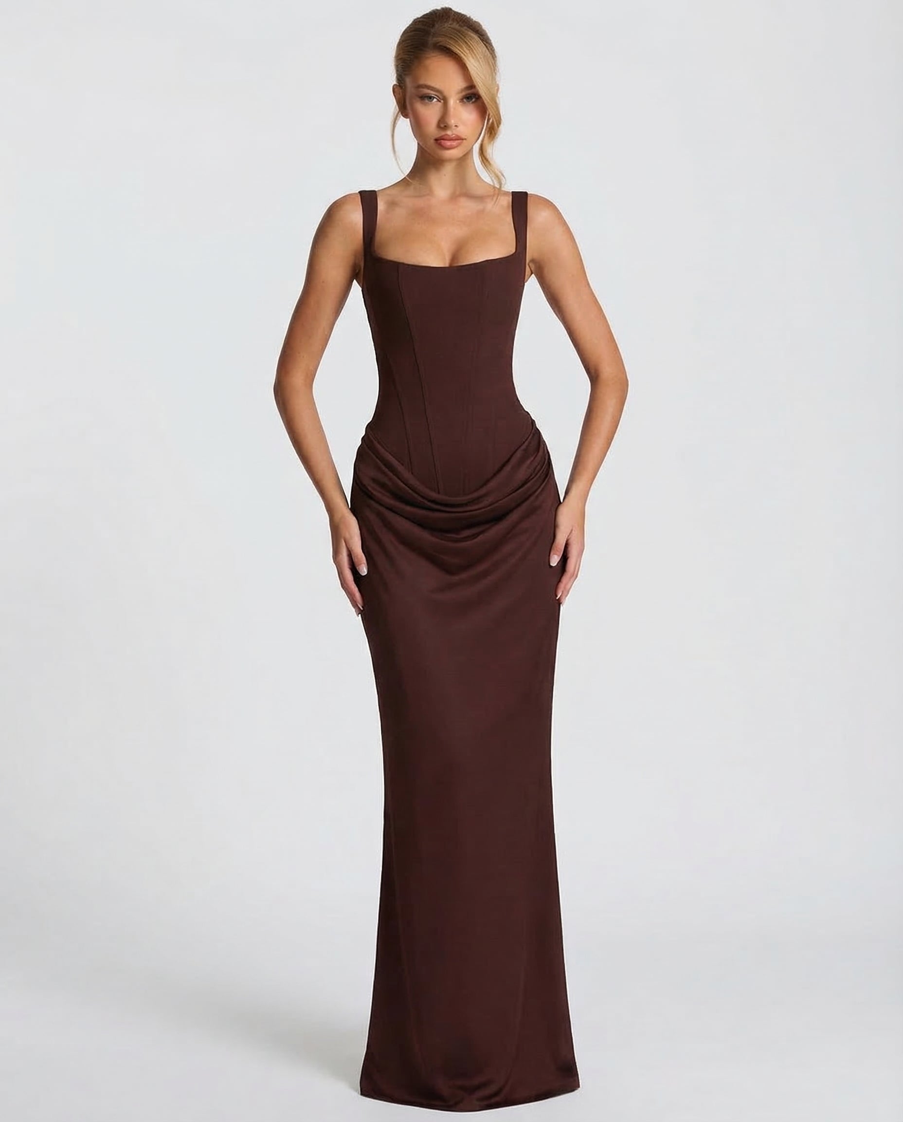 Elegantní maxi šaty s korzetovým vzhledem a hranatým výstřihem