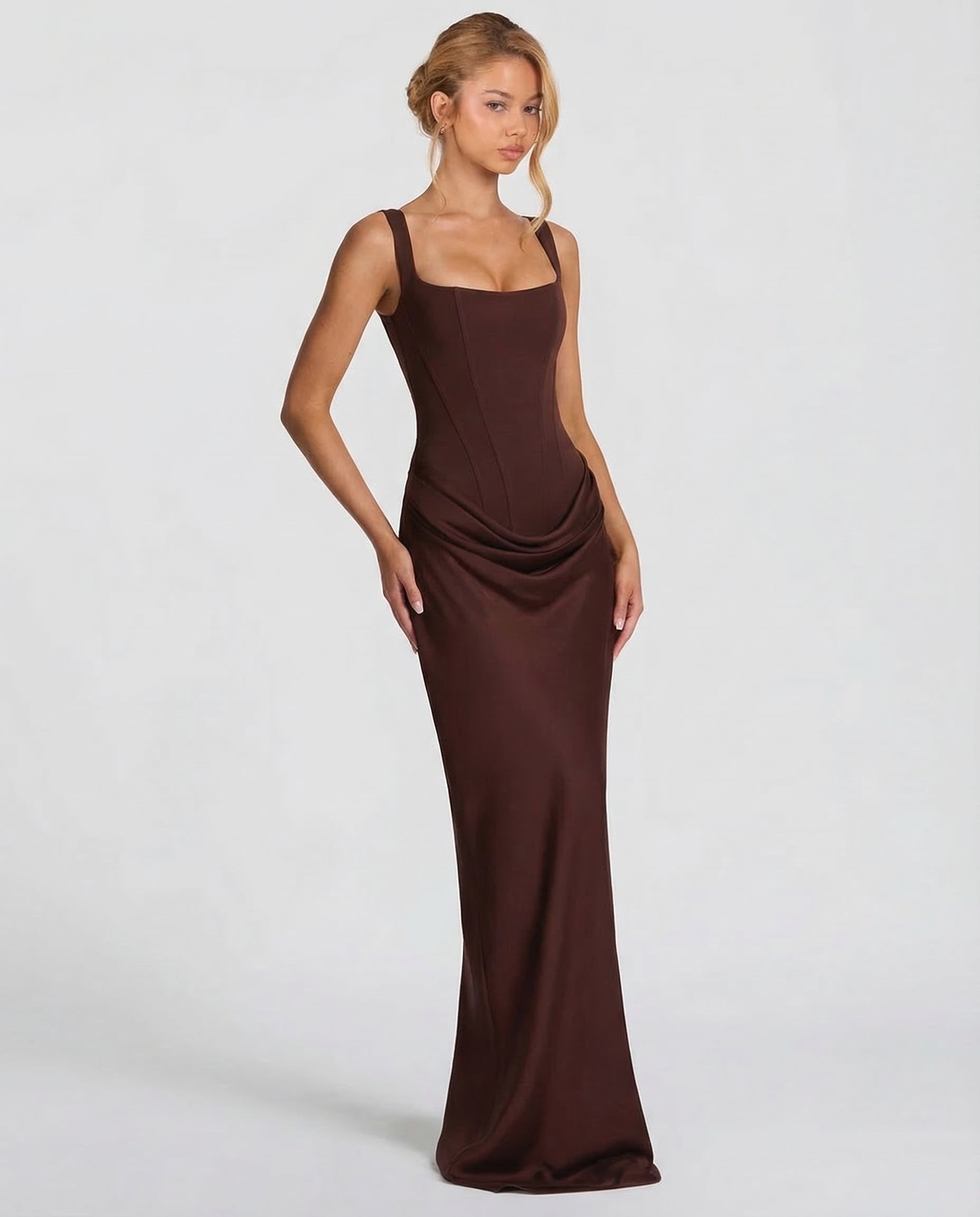 Elegantní maxi šaty s korzetovým vzhledem a hranatým výstřihem