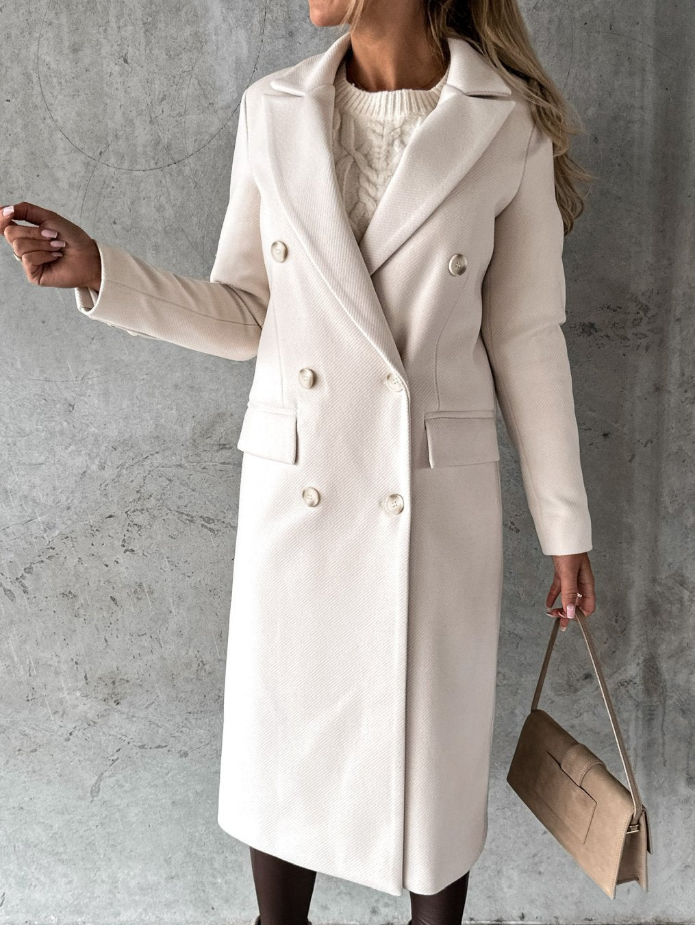 Elegantní zimní kabát se stylovým a hřejivým designem