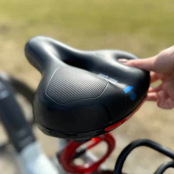 Ergonomické sedlo na kolo s gelovým polstrováním a konstrukcí tlumící nárazy pro pohodlnou jízdu na kole