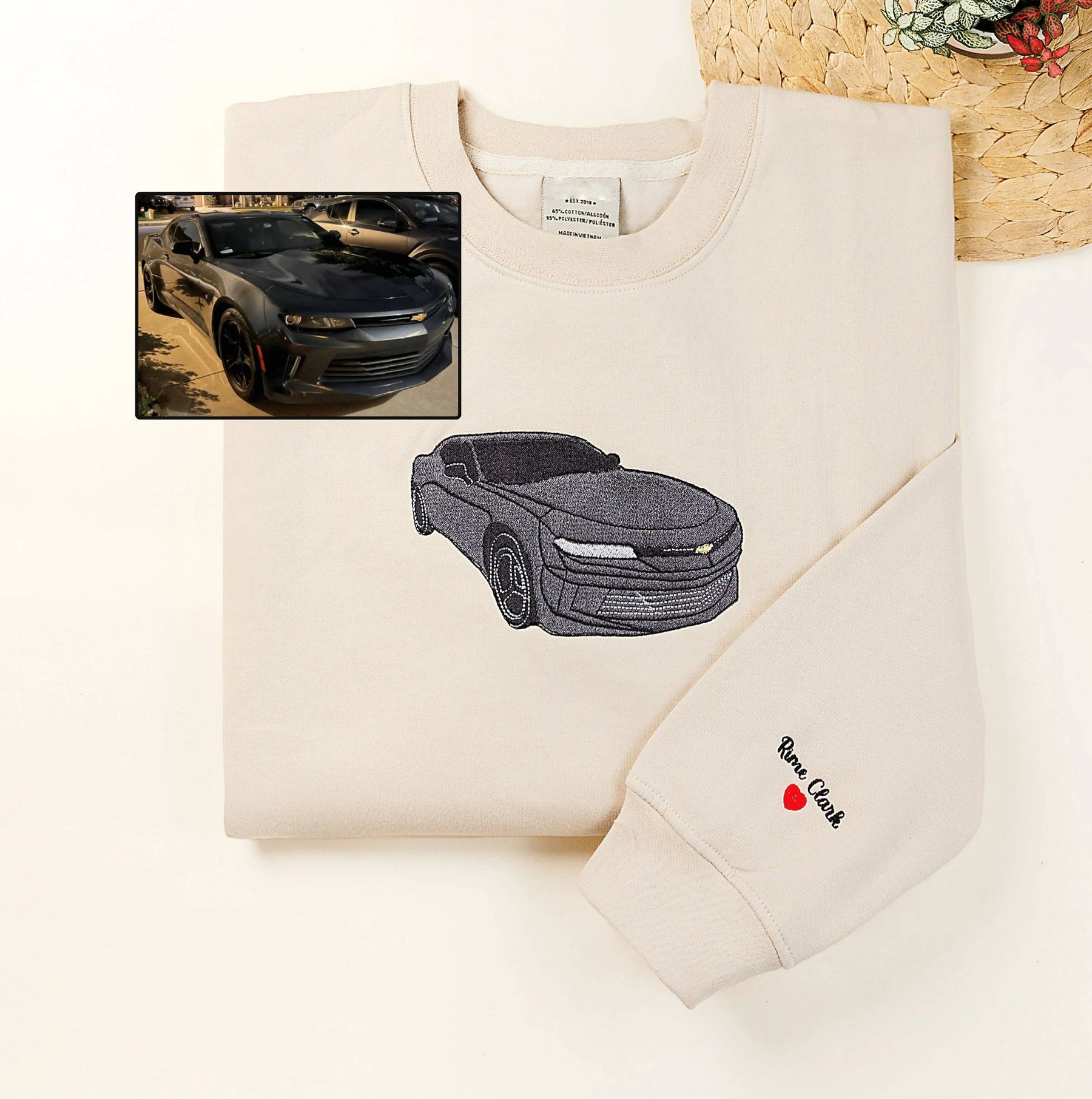 Jeho oblíbené auto, stylově vyšité