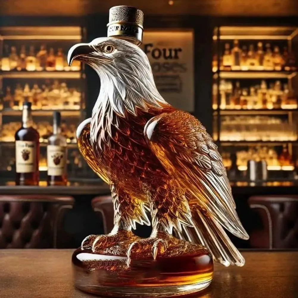 Karafa na whisky ve tvaru orla