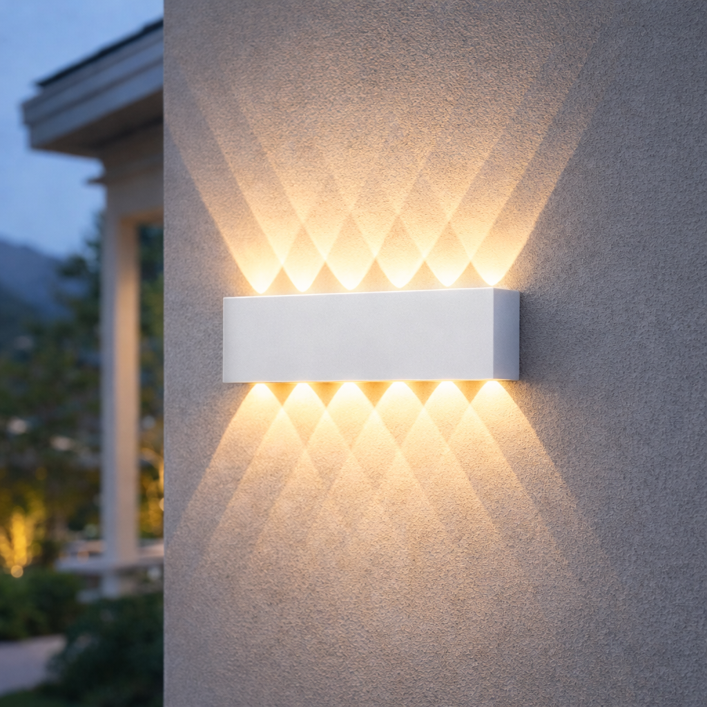 Minimalistické nástěnné LED osvětlení s svícením nahoru a dolů pro interiér a exteriér