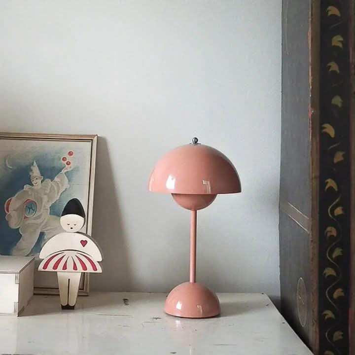 Moderní bezdrátová stolní LED lampa se stmíváním