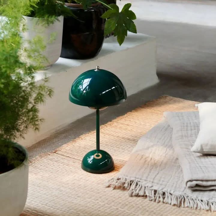 Moderní bezdrátová stolní LED lampa se stmíváním