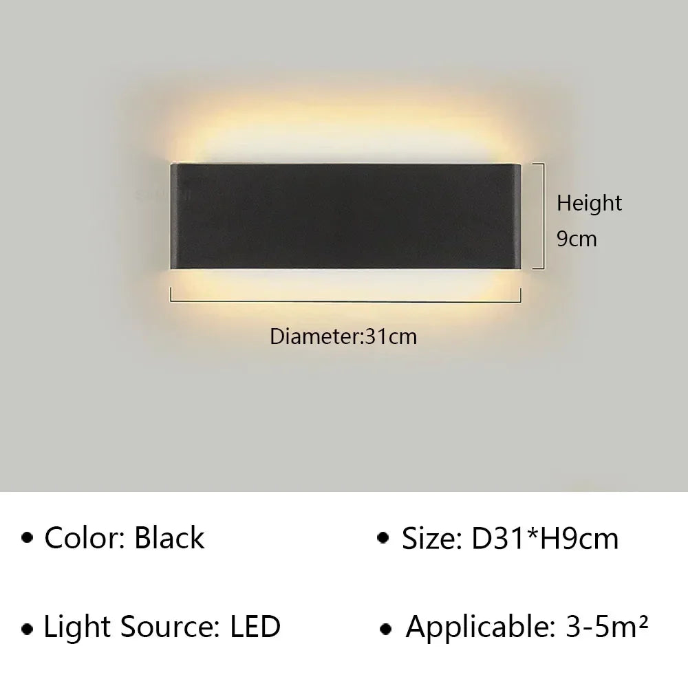 Moderní LED nástěnné svítidlo s elegantním designem a teplým světlem do ložnice, chodby a koupelny