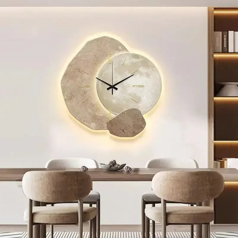 Moderní nástěnné hodiny s unikátním designem