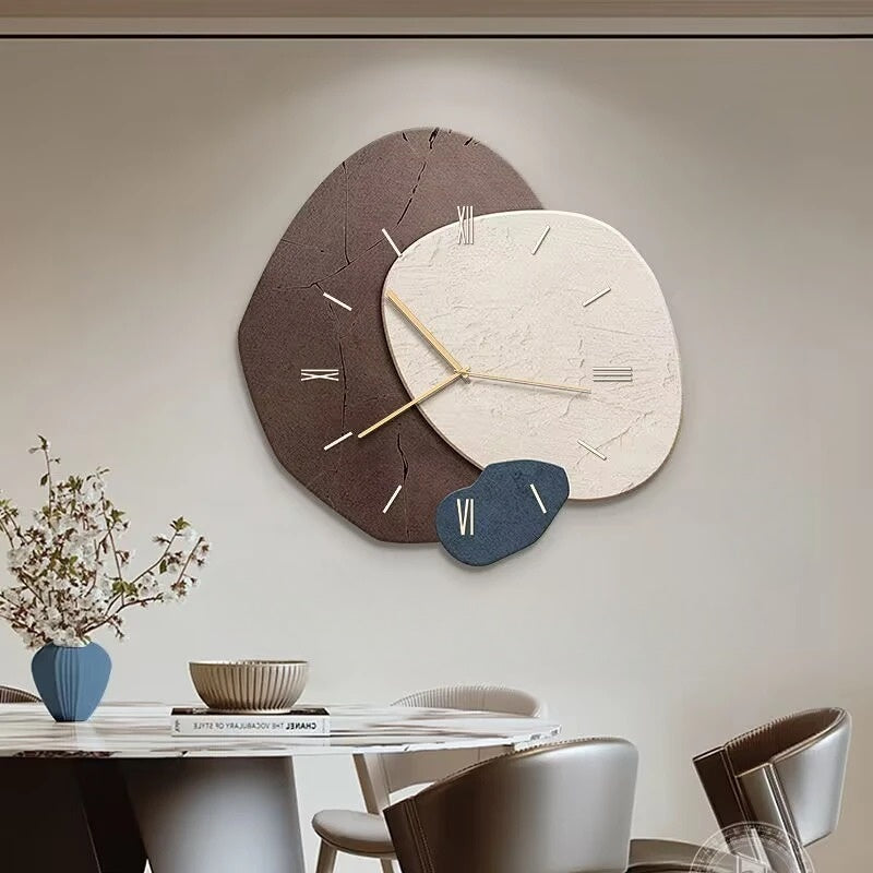 Moderní nástěnné hodiny s unikátním designem