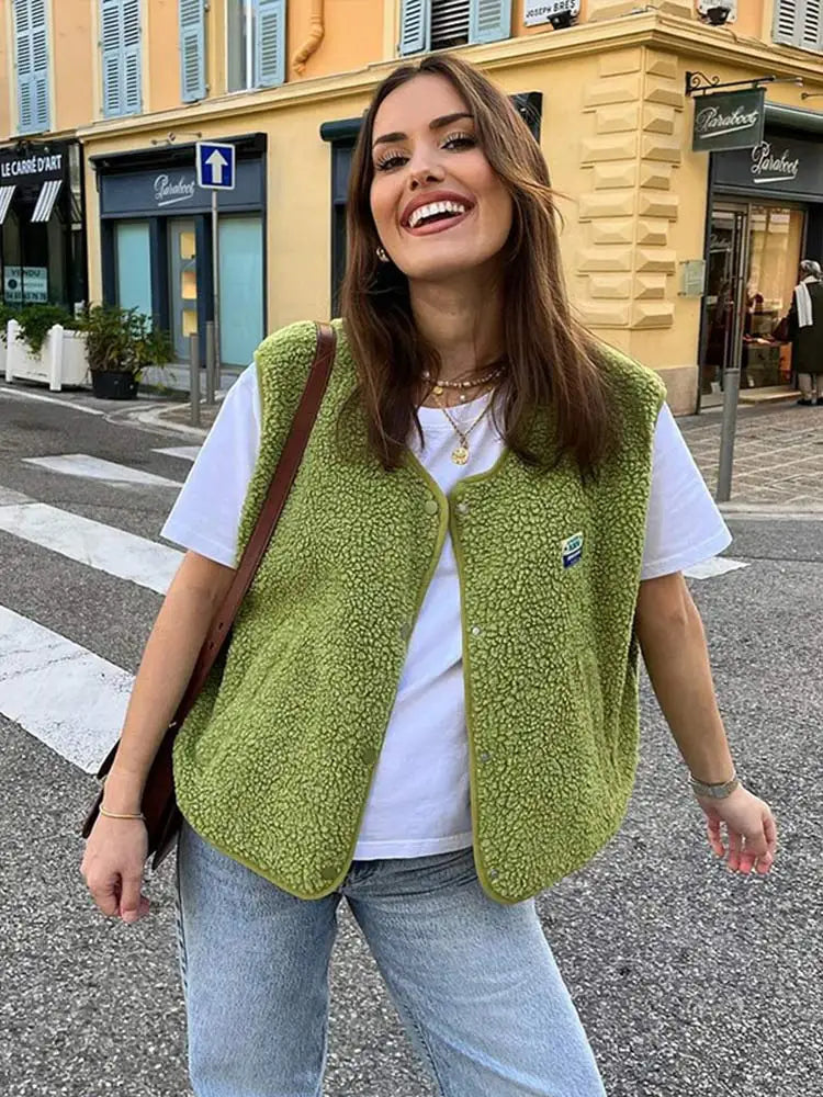 Módní dámská vestička na knoflíky