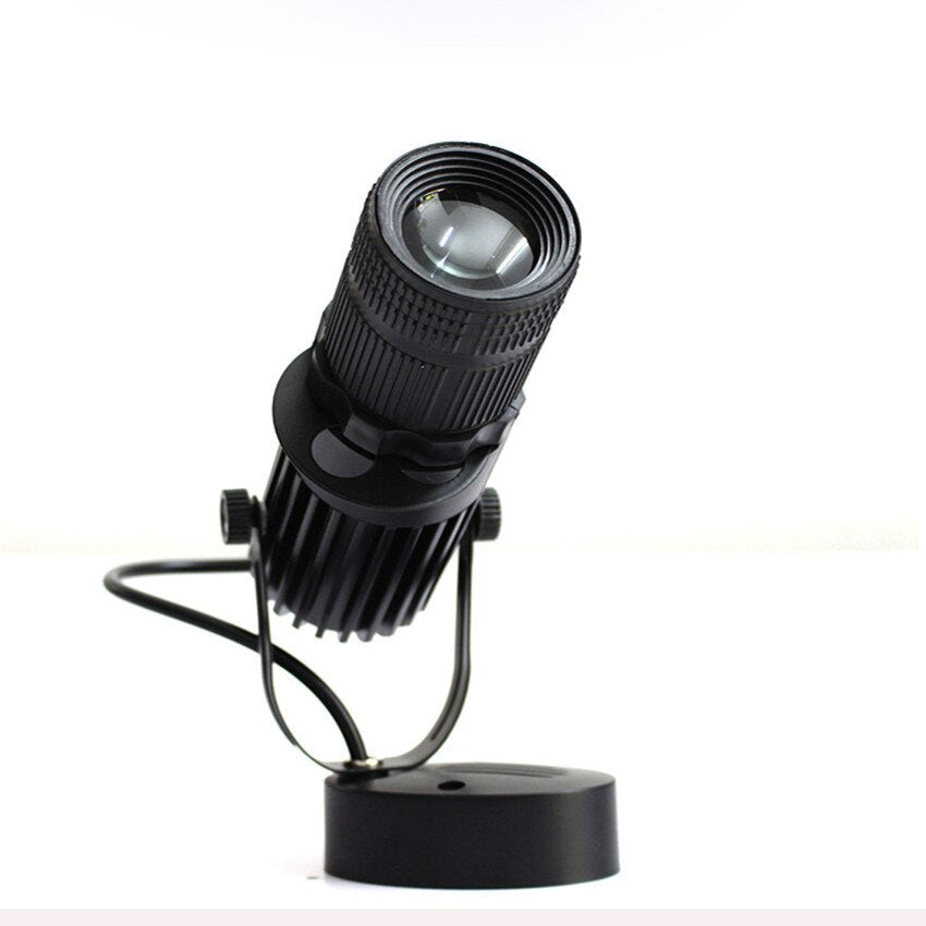 Nastavitelný LED reflektor pro interiérovou dekoraci a osvětlení