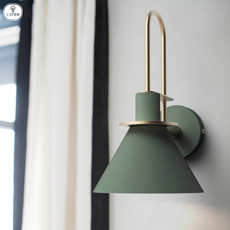 Nástěnná lampa Mono | Postmoderní kovová nástěnná lampa od Marca Belliniho