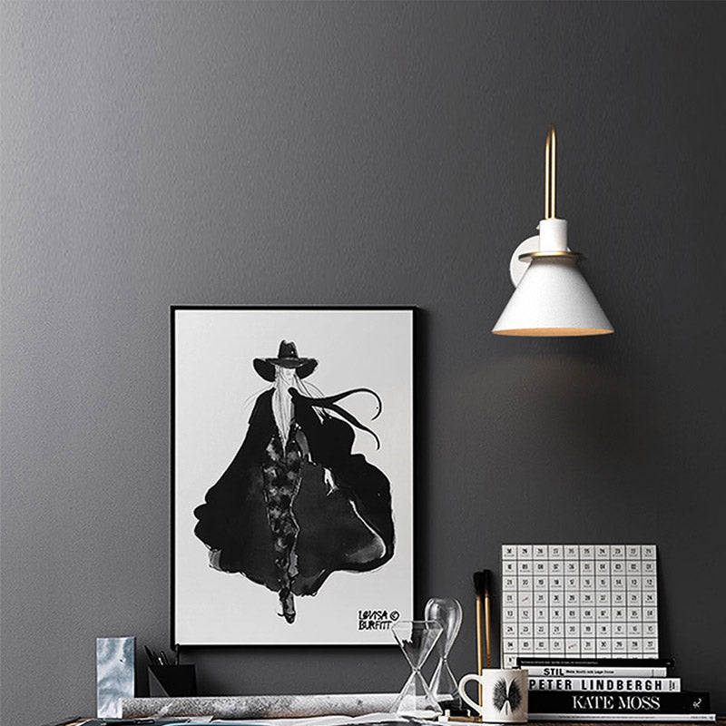 Nástěnná lampa Mono | Postmoderní kovová nástěnná lampa od Marca Belliniho