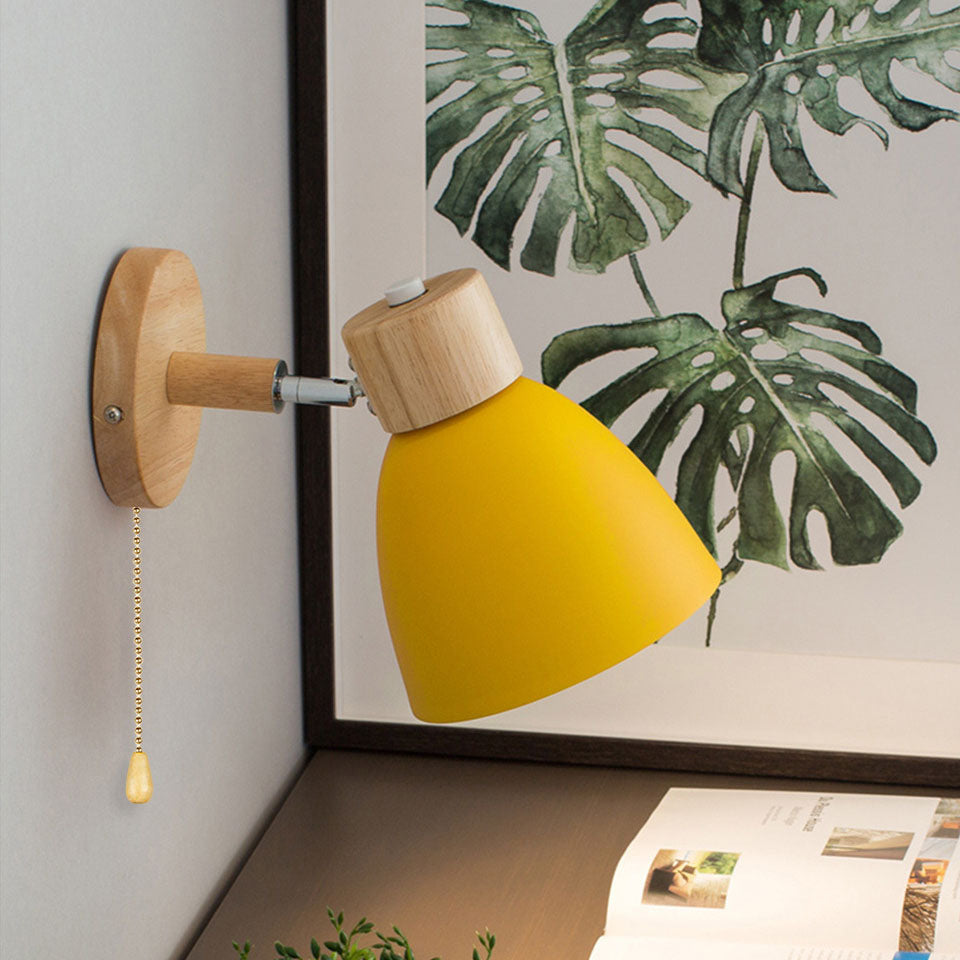 Nástěnná lampa z kovu a dřeva | Kuželový design | E27 | Pevná montáž | 230V | Skandinávský minimalistický styl
