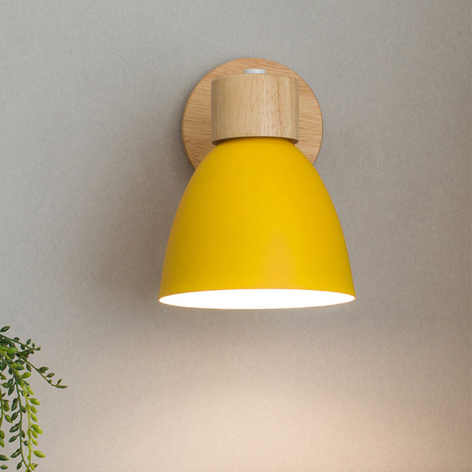 Nástěnná lampa z kovu a dřeva | Kuželový design | E27 | Pevná montáž | 230V | Skandinávský minimalistický styl