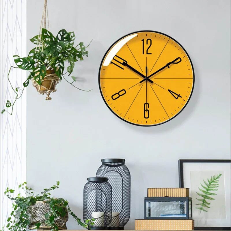 Nástěnné hodiny v minimalistickém skandinávském designu