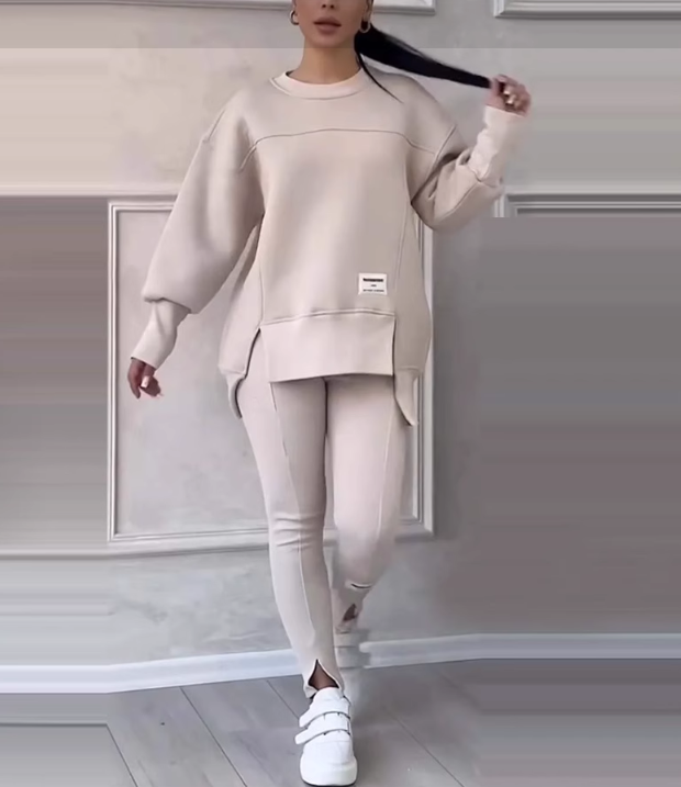 Pohodlný komplet snoubící komfort s elegantním moderním stylem