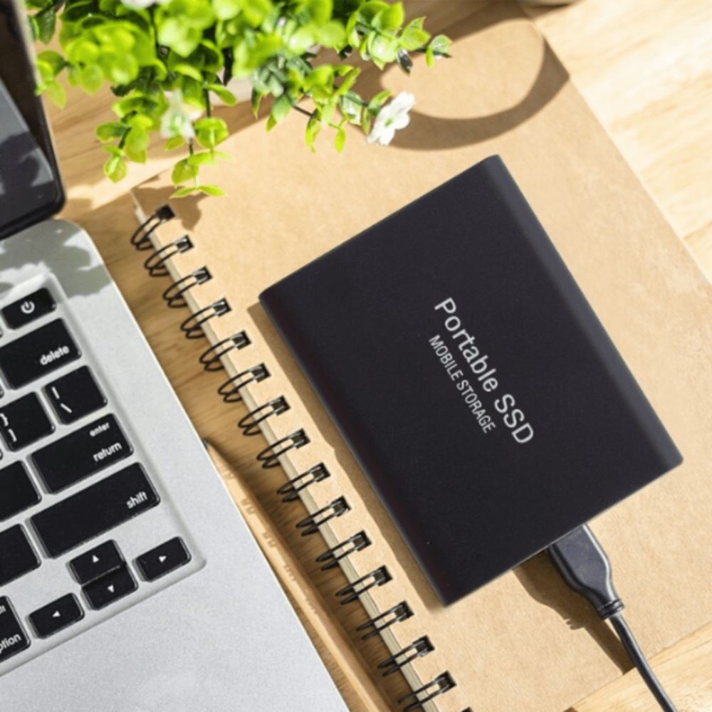 Přenosný externí SSD disk s vysokorychlostním USB-C a vodotěsným provedením