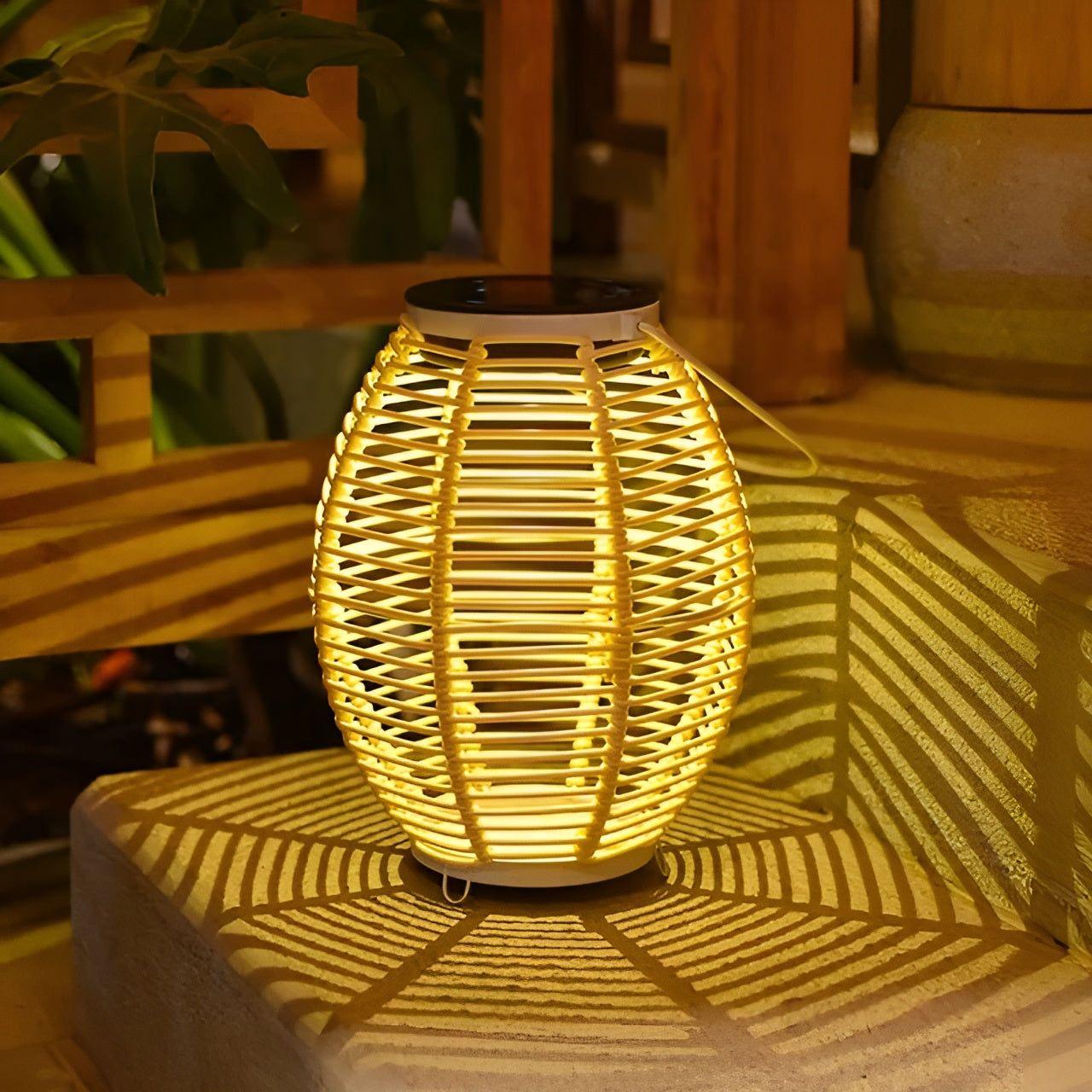 Ratanová solární zahradní lampa s automatickým osvětlením pro venkovní použití
