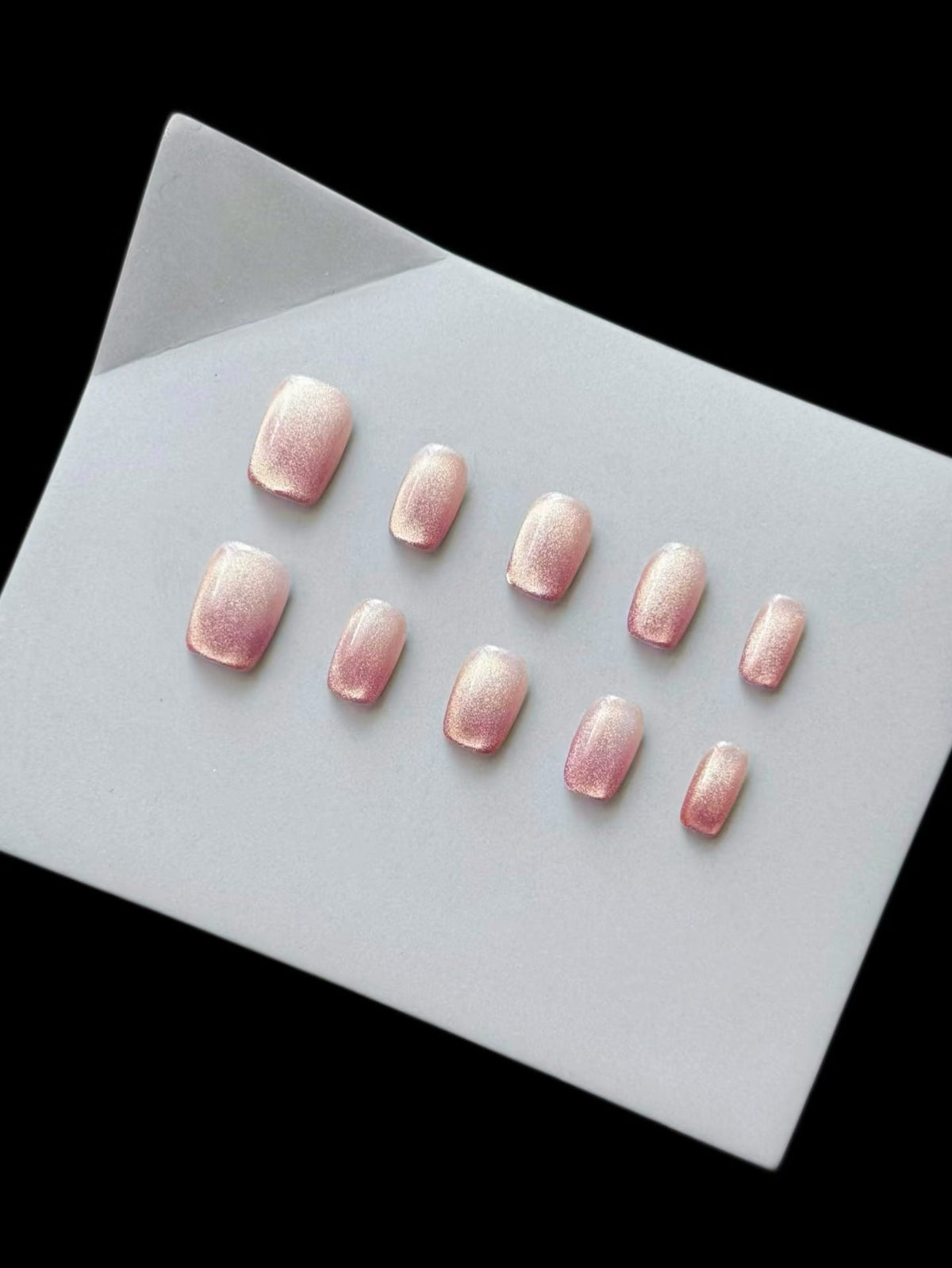 Sada nalepovacích nehtů s třpytivým přechodovým efektem