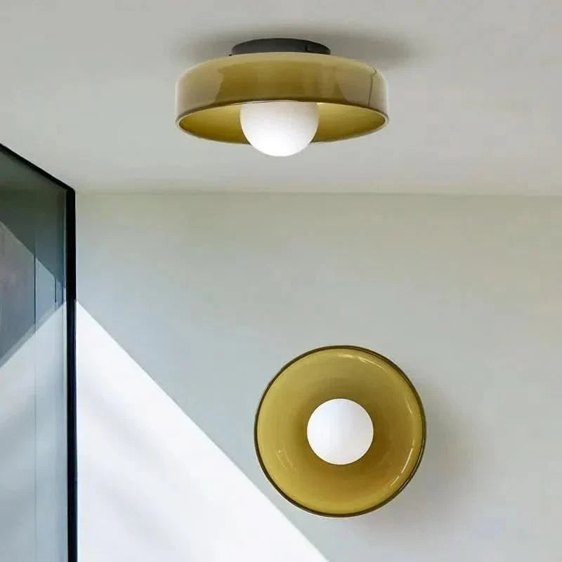 Skleněné stropní svítidlo v skandinávském designu – Atmosférické osvětlení do každého interiéru