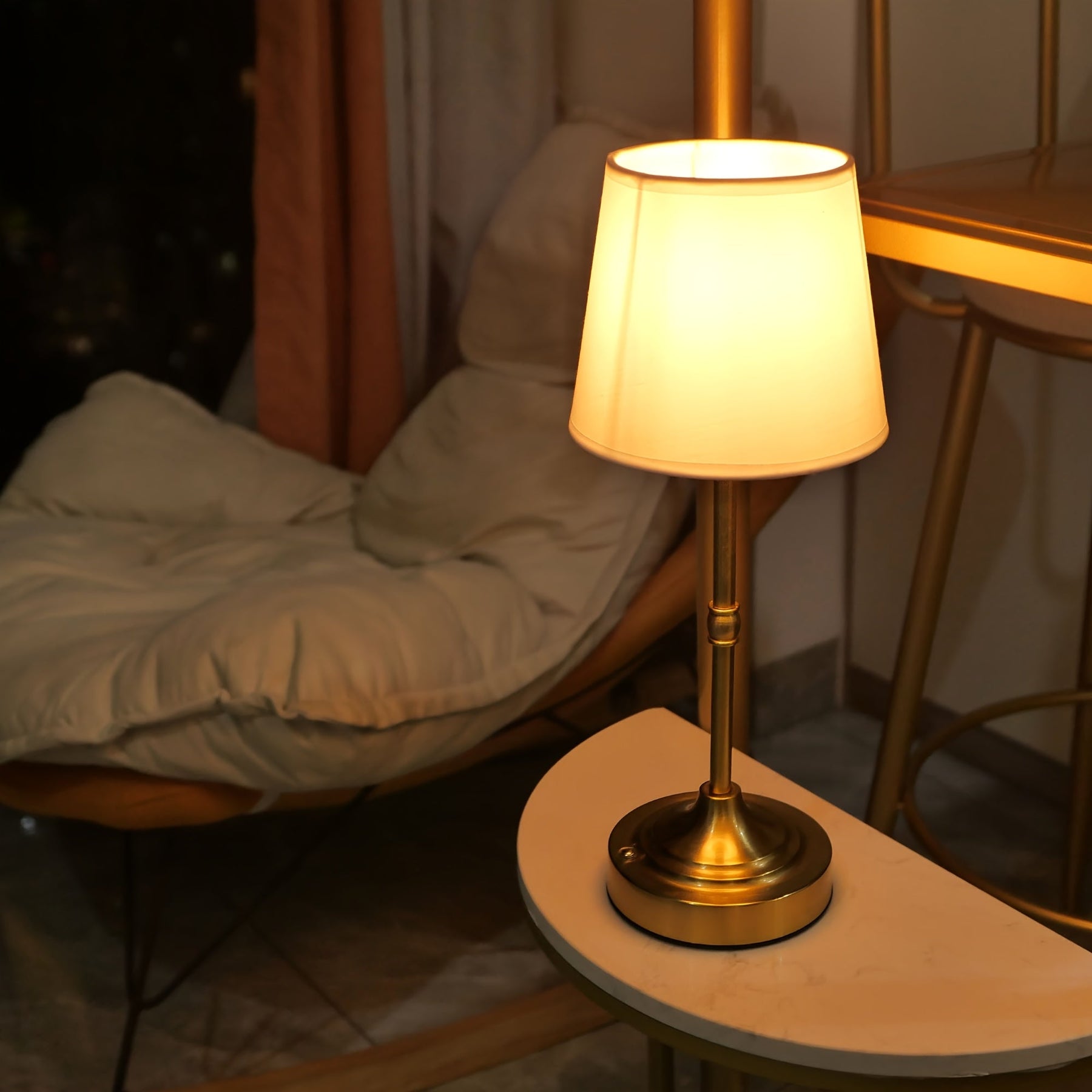 Stmívatelná bezdrátová stolní lampa | Dobíjecí přes USB