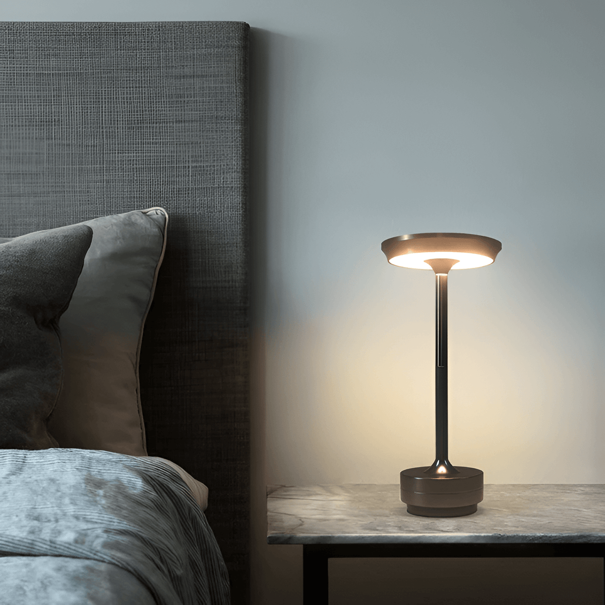Stolní lampa – nastavitelné útulné osvětlení