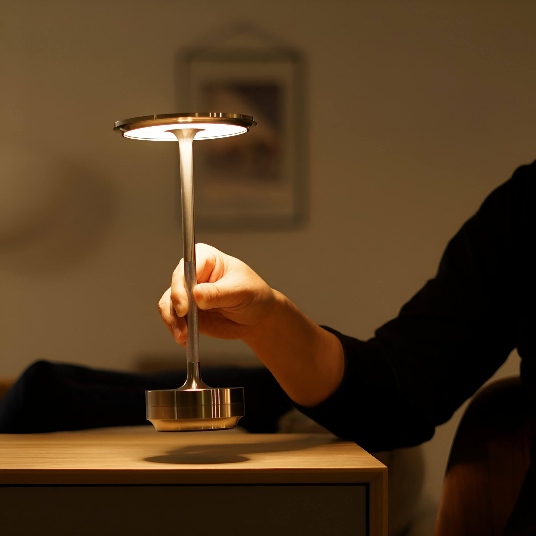 Stolní lampa – nastavitelné útulné osvětlení