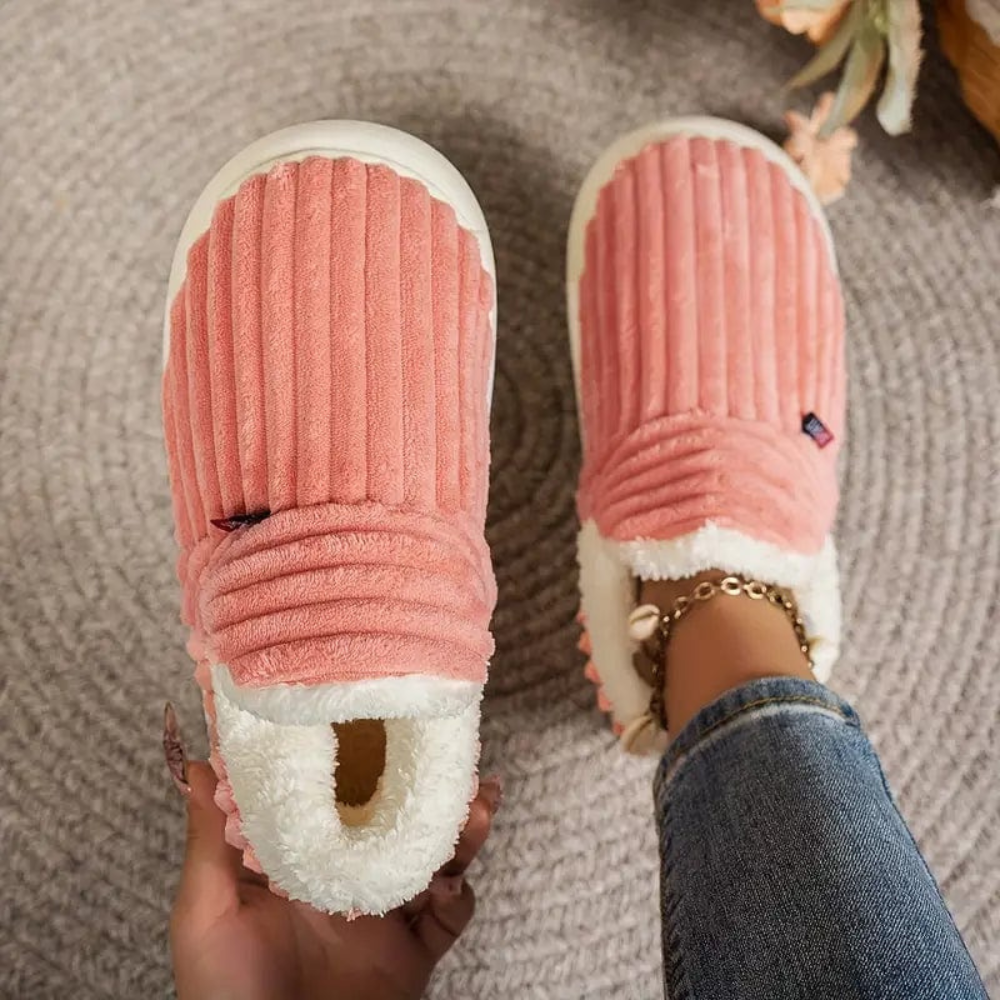 Unisex domácí papuče z měkkého plyše s protiskluzovým ergonomickým designem