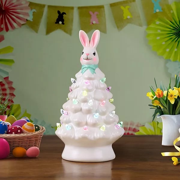 Vánoční růžový stromek s králičíma ušima